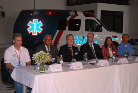 AERODOM Y AERO AMBULANCIA FIRMAN ACUERDO APOYO PLAN EMERGENCIA AERONÁUTICA
