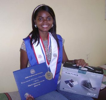 JÓVENES PUERTO PLATA RECIBEN PREMIO “MÁXIMA EXCELENCIA ESTUDIANTIL”