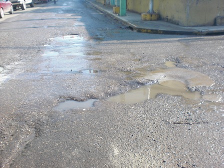 AVERÍA PROVOCA PERDIDA MILES GALONES AGUA POTABLE