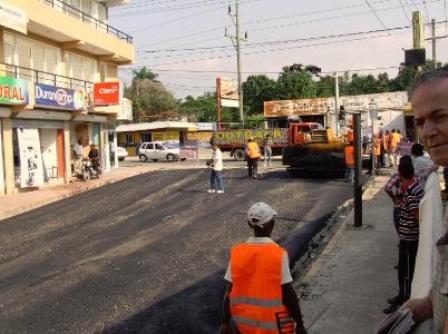 INICIAN TRABAJOS ASFALTADO CALLES COMUNIDAD SOSÚA