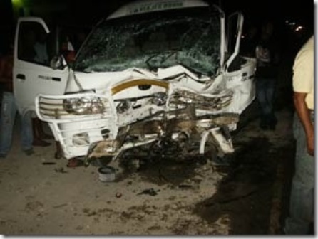 ACCIDENTE TRÁNSITO DEJA DOS PERSONAS MUERTAS; ENCUENTRAN EN MATORRALES CADÁVER CANADIENSE 