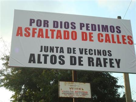 MORADORES BARRIO INVOCAN A DIOS AUTORIDADES ARREGLEN SUS CALLES