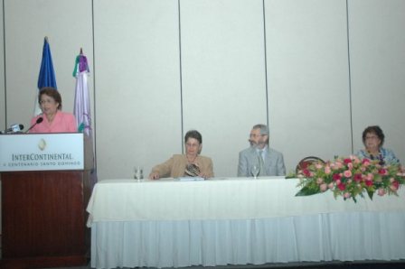 PRESENTAN GUÍA COMUNICACIÓN MINISTERIO LA MUJER