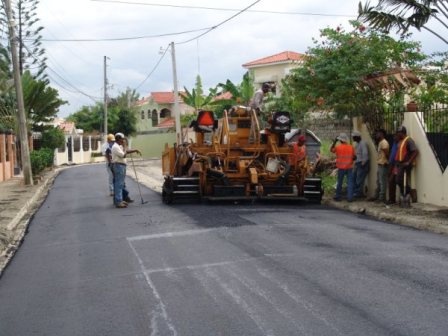 CABILDO DISPONE RECONSTRUCCIÓN CALLES BARRIO INVI 