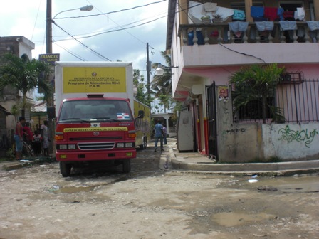 PLAN SOCIAL PRESIDENCIA REPARTE RACIONES ALIMENTICIAS BARRIOS PUERTO PLATA