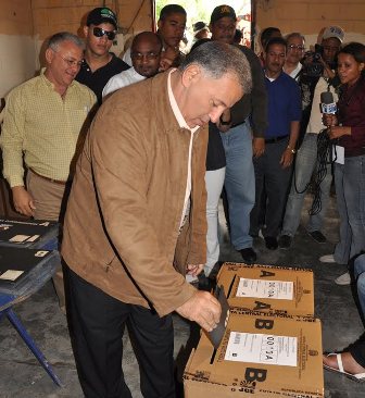 GILBERTO SERULLE MUESTRA PERFILES GANÓ ELECCIONES SANTIAGO 