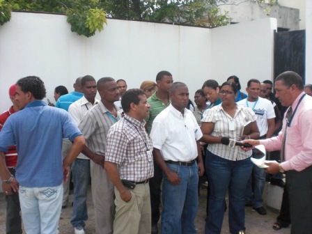 DISPONEN CANCELAR CENTENARES EMPLEADOS EMPRESA EDENORTE EN PUERTO PLATA