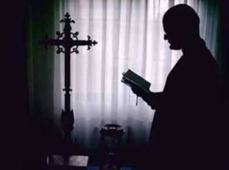 SENTENCIA JUDICIAL FAVORECE SACERDOTE CASO INFIDELIDAD 