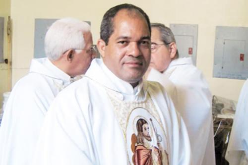 OBISPO CORNIELLE AMARO AFIRMA REELECCIÓN PROMOVIDA SECTORES INTERESADOS