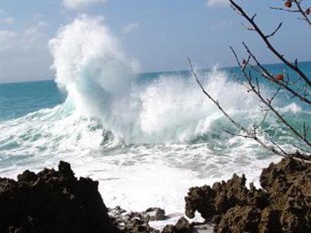 ZONA PUERTO PLATA SIGUE CON OLEAJES ANORMALES EN COSTA NORTE 
