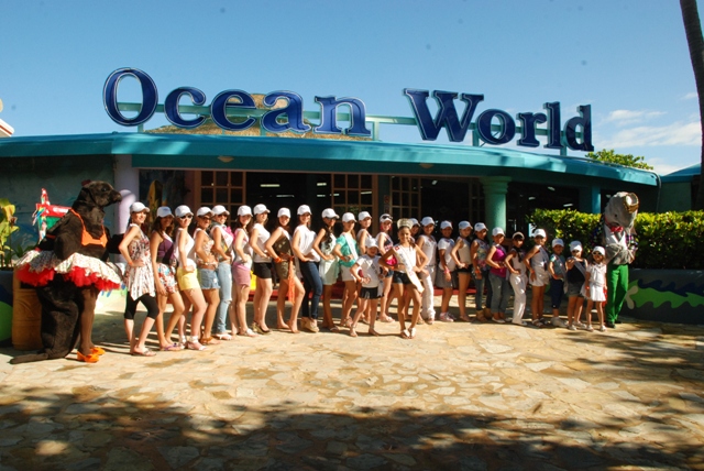 GRUPO MODELOS VISITAN INSTALACIONES OCEAN WORLD EN COFRESÍ