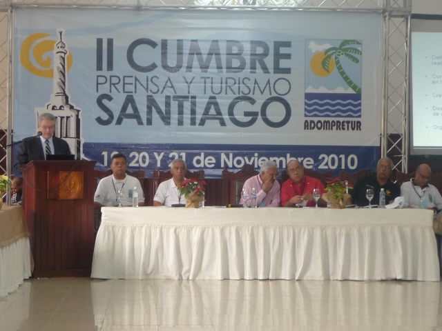 INICIO CUMBRE TURISMO REUNE SECTOR TURÍSTICO, EMPRESARIAL EN SANTIAGO
