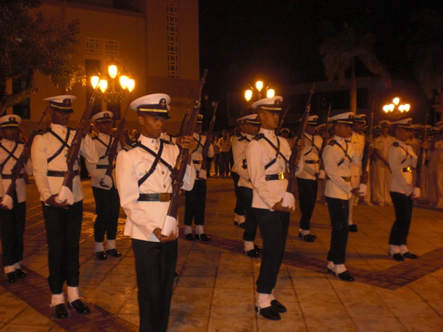 PROMOCIÓN GUARDIAMARINAS VISITA PUERTO PLATA; JEFE MARINA DE GUERRA ENCABEZA ACTOS PLAZA INDEPENDENCIA