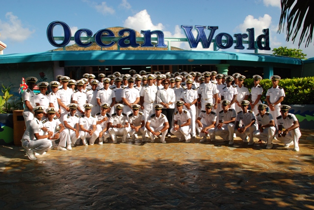 INTEGRANTES REGATA VUELTA “HISPANIOLA 2010” VISITAN OCEAN WORLD