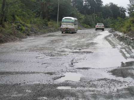 LLUVIAS DETERIORAN AUTOPISTA NAVARRETE-PUERTO PLATA 