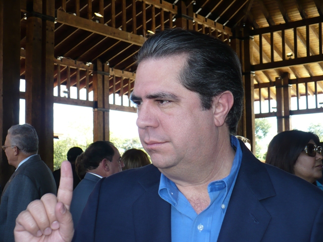 MINISTRO TURISMO AFIRMA CÓLERA NO AFECTA ACTIVIDAD TURÍSTICA EN REPÚBLICA DOMINICANA