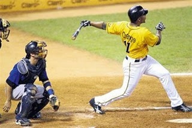  AGUILAS ANUNCIA DEBÚT EDWIN ENCARNACIÓN, LLEGADA LANZADOR DAN REICHERT