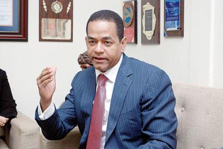 SENADOR VALENTÍN LLAMA PROMOVER HONRADEZ, TRABAJO HONESTO PARA COMBARIR DELINCUENCIA