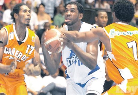 CAÑEROS TOMAN DELANTERA SERIE CAMPEONATO LNB; DERROTAN TIBURONES PP 102-90