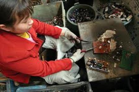 NOSOTROS, LOS EXPLOTADORES