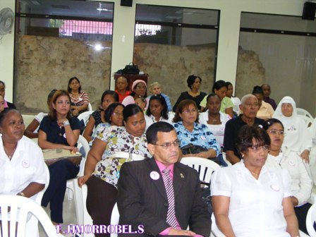 DICTAN CONFERENCIA OBISPADO PUERTO PLATA SOBRE CÁNCER CUELLO UTERINO