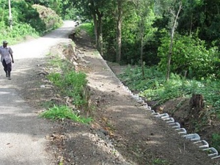 SENADOR DENUNCIA DETERIORO CARRETERA SABANA  DE LA MAR-HATO MAYOR