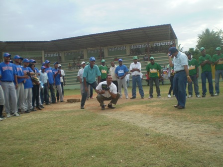 INICIAN TORNEO BÉISBOL SUPERIOR EN MONTECRISTI