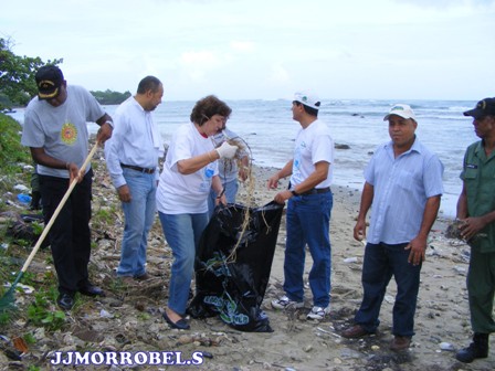 GOBERNADORA PARTICIPA JORNADA LIMPIEZA PLAYAS LITORAL MARINO PUERTO PLATA