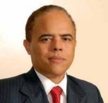 ECONOMISTA ABOGA GOBIERNO CAMBIE RUMBO MODELO ECONÓMICO
