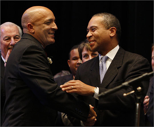 NIEGAN SOLICITEN DESTITUCIÓN ALCALDE DOMINICANO EN LAWRENCE