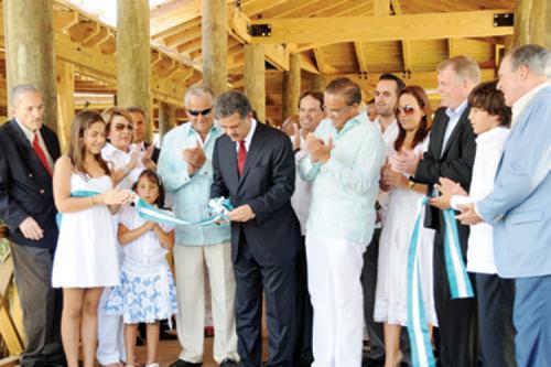 PRESIDENTE FERNÁNDEZ INAUGURA COMPLEJO TURÍSTICO LAS TERRENAS, SAMANÁ