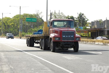 PROHÍBEN CIRCULACIÓN CARRETERAS VEHÍCULOS PESADOS FERIADO SEMANA SANTA