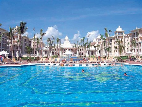 UNA VEZ MÁS CON LOS HOTELEROS