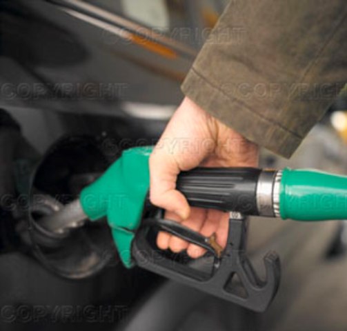 CALIFICAN DE BURLA CONGELACIÓN PRECIO DE LOS COMBUSTIBLES 