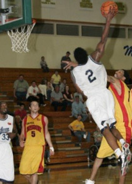 HURACANES CONTRATAN NUEVO REFUERZO