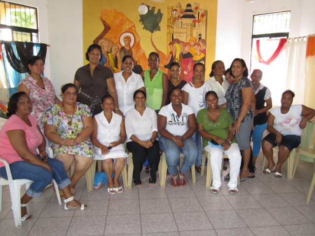 INFOTEP COMPLETA CURSO LENCERÍA PARA HOGAR 