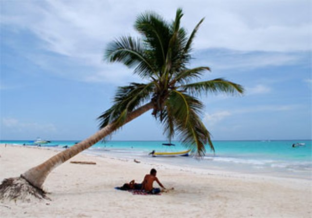 BUSCAN CERTIFIQUEN PLAYAS: “BANDERA AZUL”