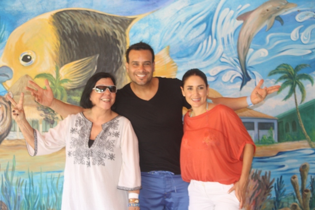 ACTORES VENEZOLANOS VISITAN PARQUE OCEAN WORLD