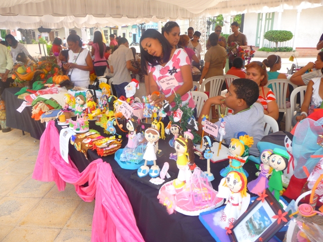 CELEBRAN FERIA PRODUCTOS MANUALES ELABORADOS EN PUERTO PLATA