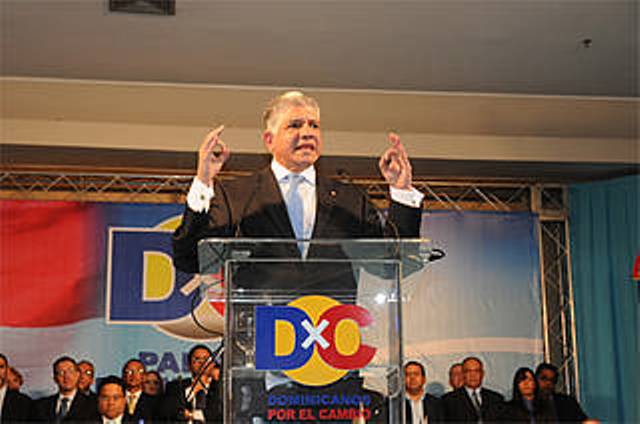 EDUARDO ESTRELLA: “IMPUESTOS  AHOGAN DOMINICANOS”