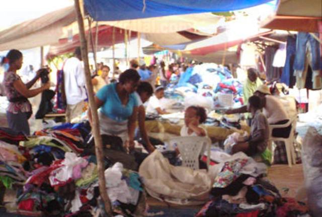 MERCADO LA PULGA: “BOUTIQUE VISTE PUERTOPLATEÑOS