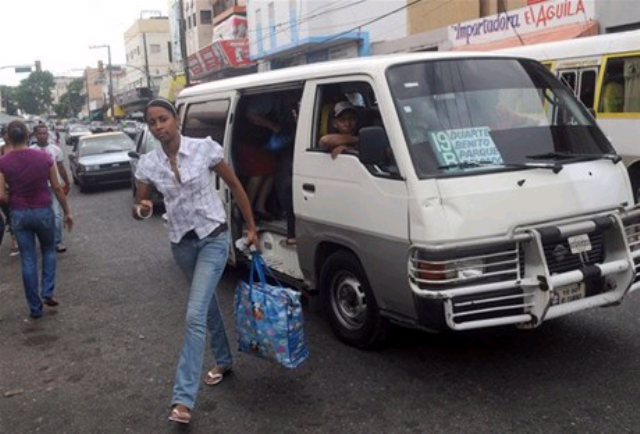 DIRIGENTE TRANSPORTE SALUDA DECISIÓN AUMENTO PASAJES