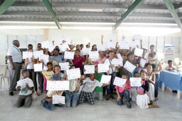 ENTREGAN CERTIFICADOS NIÑOS PARTICIPAN CURSOS FORMACIÓN ARTÍSTICA