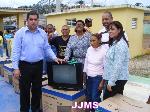 DIPUTADO CLARK ENTREGA DONATIVOS FAMILIAS PUERTO PLATA