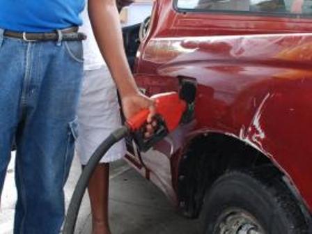 GOBIERNO DISPARA PRECIOS COMBUSTIBLES 