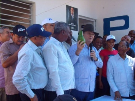 HIPÓLITO MEJÍA RECORRE MUNICIPIOS PUERTO PLATA; PROMETE RECUPERAR SECTOR LECHERO