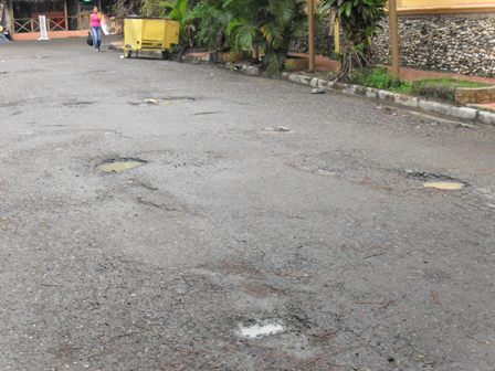 RECLAMAN OBRAS COMUNITARIAS SECTOR VISTA HERMOSA