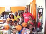 JUGADOR KELVIN PEÑA DONA JUGUETES NIÑOS POBRE ENSANCHE MIRAMAR