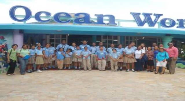 NIÑOS EDUCACIÓN ESPECIAL VISITAN INSTALACIONES OCEAN WORLD