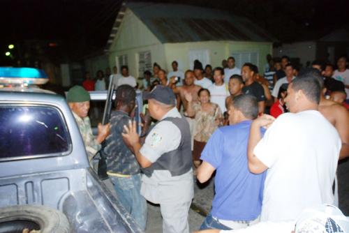 INTENTAN LINCHAR HAITIANO ASALTÓ BANCA APUESTAS